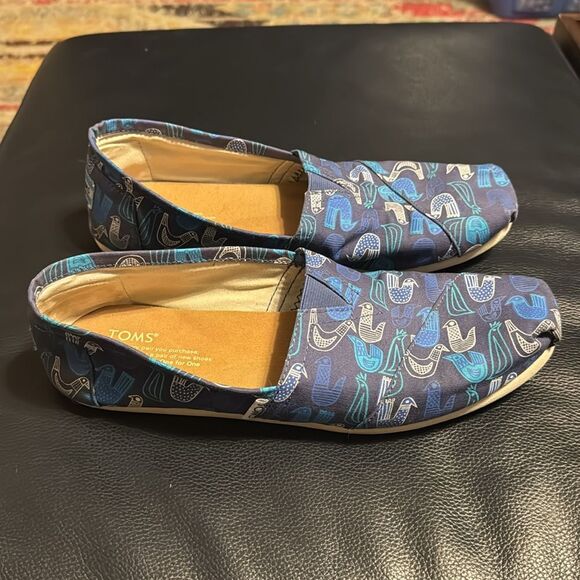 TOMS ALPARGATA Blue Multi Birds Slip-On Shoes - Picture 2 of 11